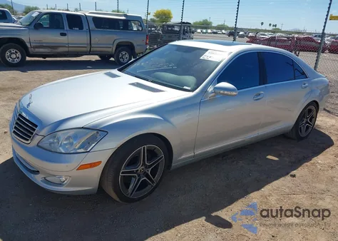 2009 Mercedes-Benz S 550 z USA, uszkodzony, nr VIN WDDNG71X69A280042